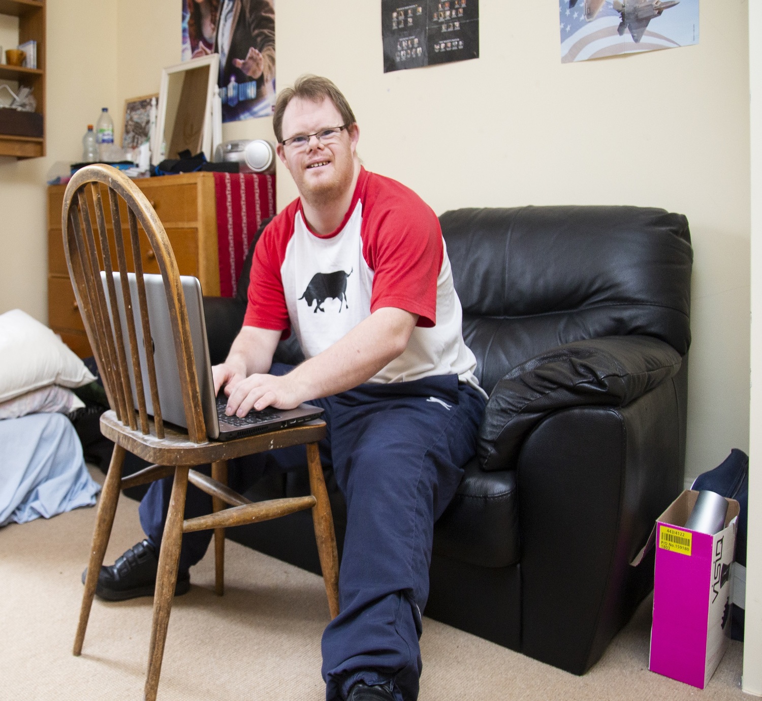 Man using a laptop computer