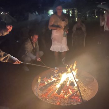 Campfire at Delrow Festover